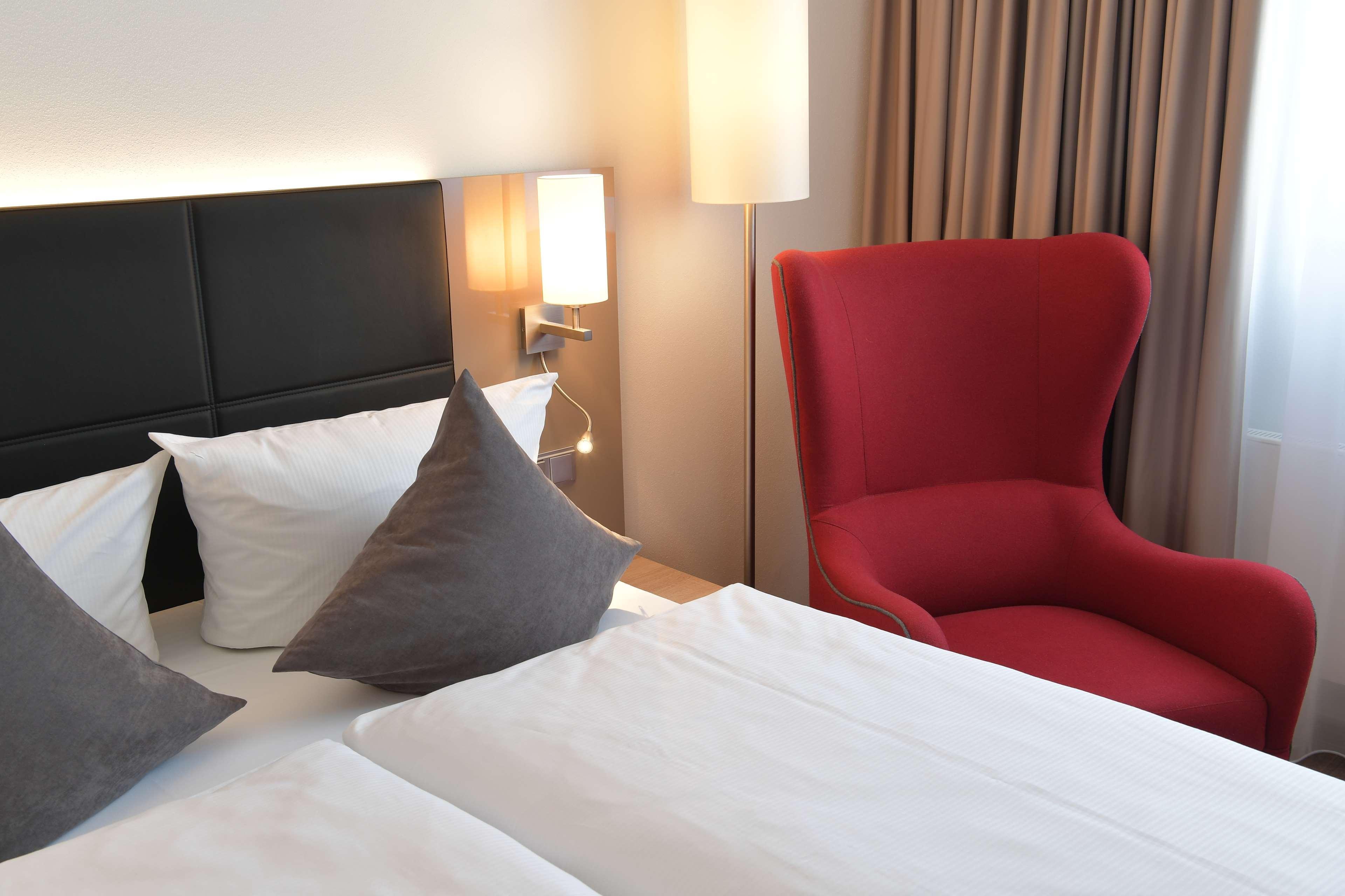 Best Western Queens Hotel Pforzheim-Niefern Exterior photo
