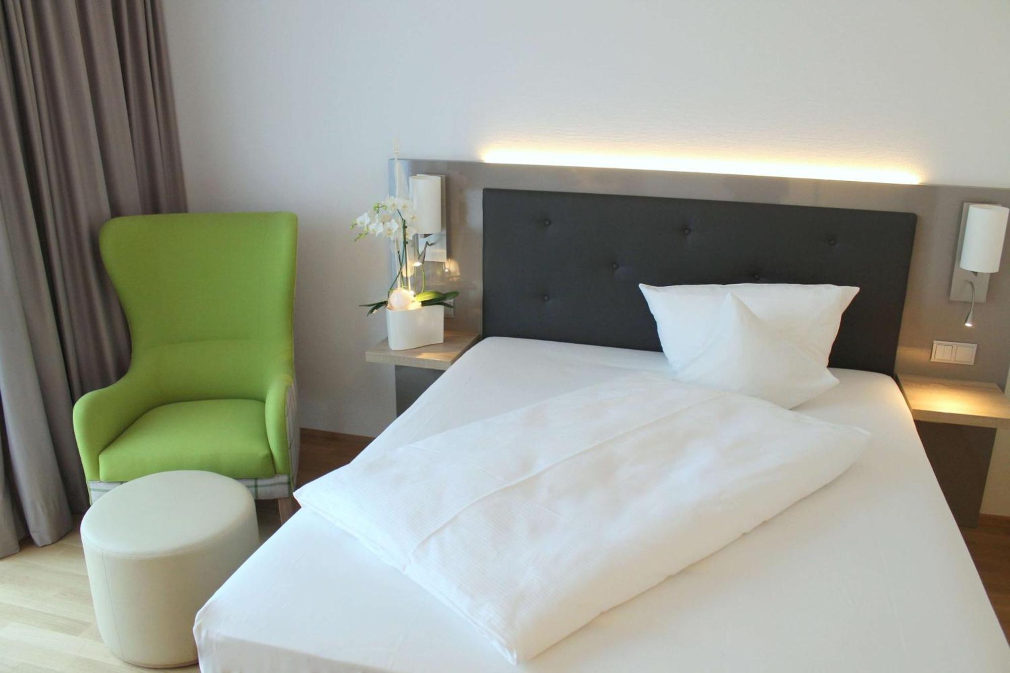 Best Western Queens Hotel Pforzheim-Niefern Exterior photo
