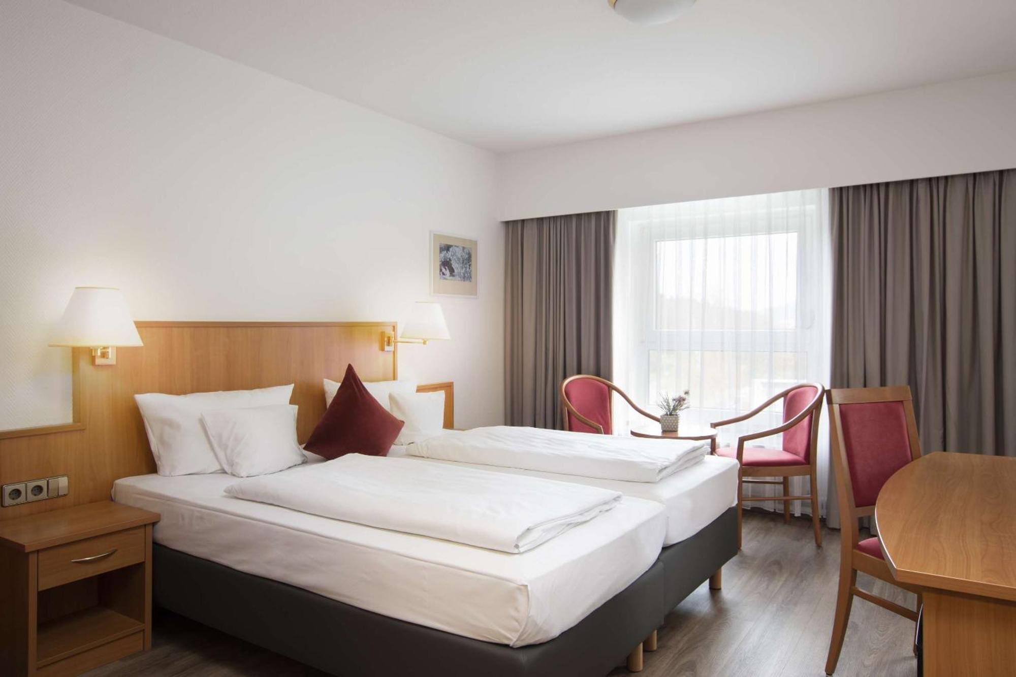 Best Western Queens Hotel Pforzheim-Niefern Exterior photo