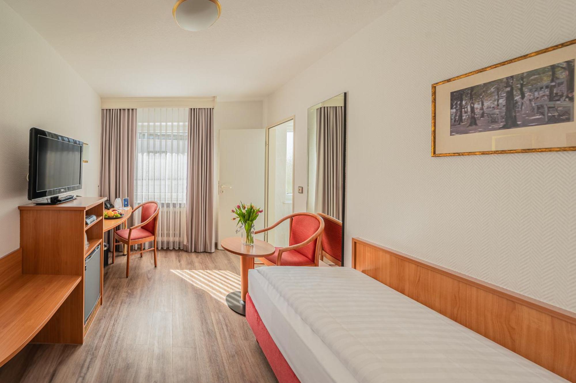 Best Western Queens Hotel Pforzheim-Niefern Exterior photo