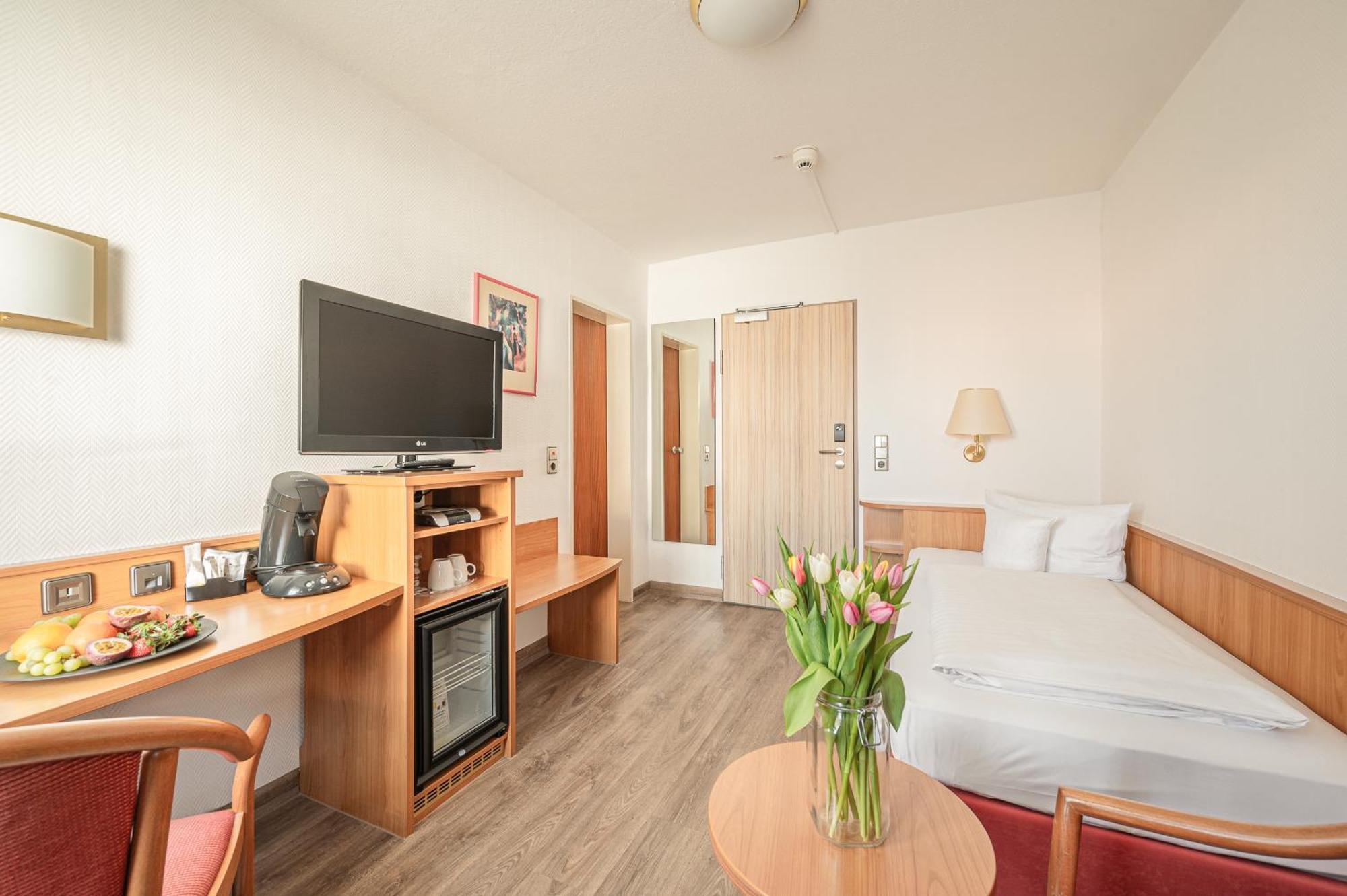 Best Western Queens Hotel Pforzheim-Niefern Exterior photo