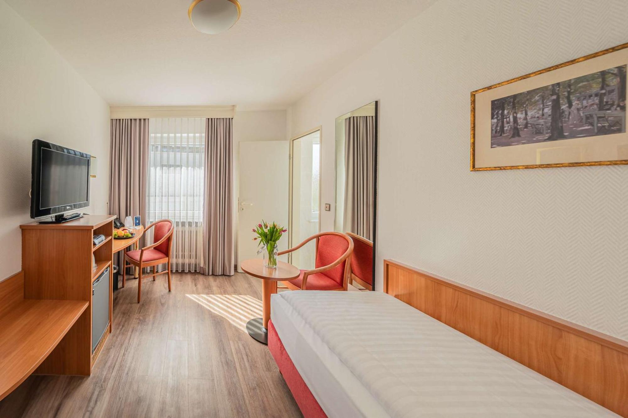 Best Western Queens Hotel Pforzheim-Niefern Exterior photo